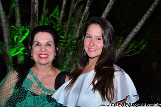 Vera e Delvio Buffulin comemoram aniversário entre amigos no fim de semana