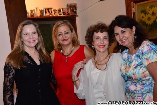 Vera e Delvio Buffulin comemoram aniversário entre amigos no fim de semana