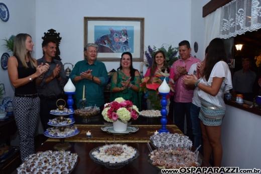 Vera e Delvio Buffulin comemoram aniversário entre amigos no fim de semana