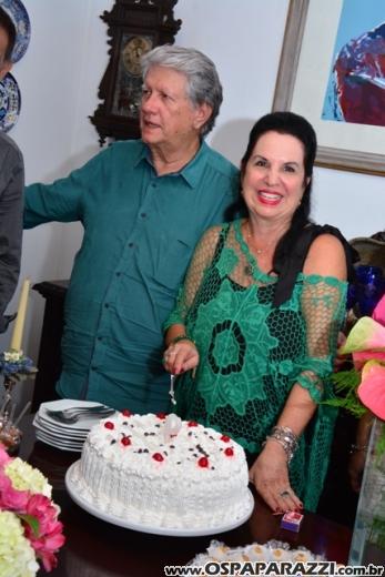 Vera e Delvio Buffulin comemoram aniversário entre amigos no fim de semana