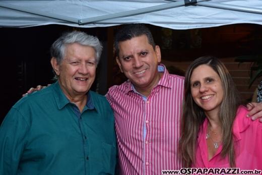 Vera e Delvio Buffulin comemoram aniversário entre amigos no fim de semana