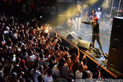 MC Guimê ostenta com seu funk na Festa Fantasia da Estância Nativa