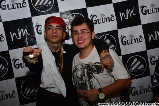 MC Guimê ostenta com seu funk na Festa Fantasia da Estância Nativa