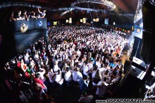 MC Guimê ostenta com seu funk na Festa Fantasia da Estância Nativa