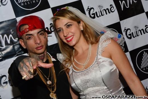MC Guimê ostenta com seu funk na Festa Fantasia da Estância Nativa