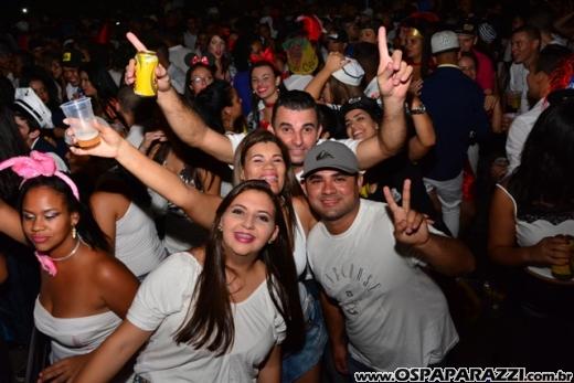 MC Guimê ostenta com seu funk na Festa Fantasia da Estância Nativa