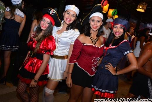 MC Guimê ostenta com seu funk na Festa Fantasia da Estância Nativa