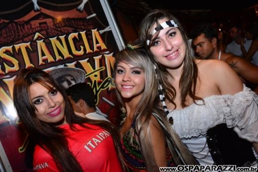 MC Guimê ostenta com seu funk na Festa Fantasia da Estância Nativa