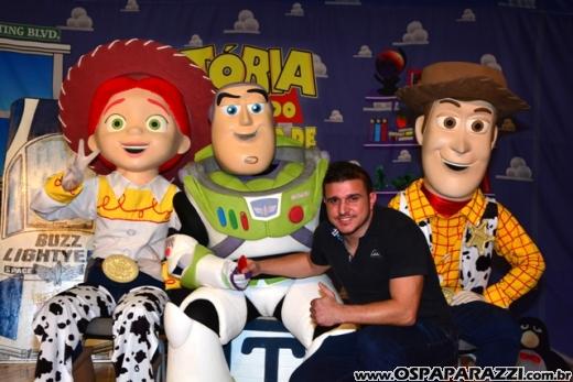 Estória de Brinquedo! Incrível mundo de Toy Story no Teatro Univap