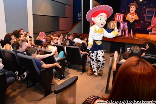 Estória de Brinquedo! Incrível mundo de Toy Story no Teatro Univap