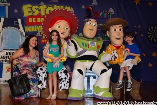 Estória de Brinquedo! Incrível mundo de Toy Story no Teatro Univap