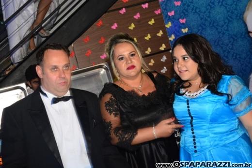 Giovanna in Wonderland é a mega festa criativa de 15 anos no Urbanova