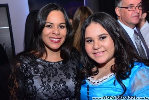 Giovanna in Wonderland é a mega festa criativa de 15 anos no Urbanova