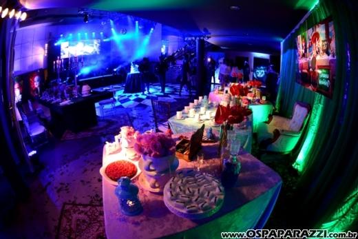 Giovanna in Wonderland é a mega festa criativa de 15 anos no Urbanova