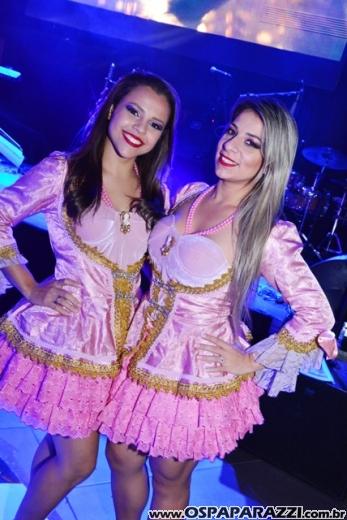 Giovanna in Wonderland é a mega festa criativa de 15 anos no Urbanova