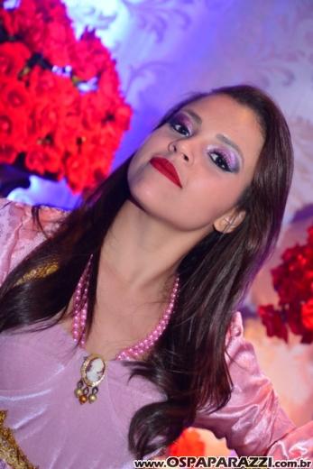 Giovanna in Wonderland é a mega festa criativa de 15 anos no Urbanova