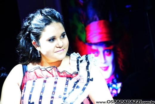 Giovanna in Wonderland é a mega festa criativa de 15 anos no Urbanova