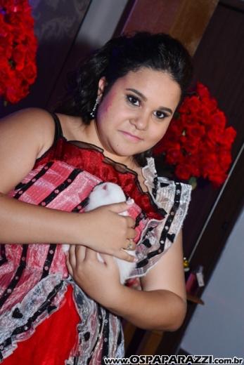 Giovanna in Wonderland é a mega festa criativa de 15 anos no Urbanova
