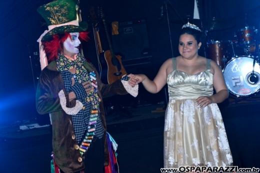 Giovanna in Wonderland é a mega festa criativa de 15 anos no Urbanova