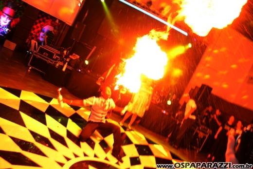 Giovanna in Wonderland é a mega festa criativa de 15 anos no Urbanova