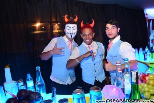 Giovanna in Wonderland é a mega festa criativa de 15 anos no Urbanova