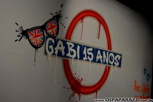 O lado mais descolado de Londres é a Festa de 15 anos de Gabriela Moura