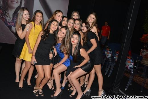 O lado mais descolado de Londres é a Festa de 15 anos de Gabriela Moura