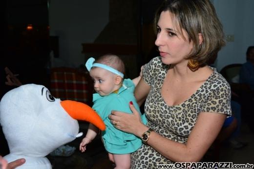 Anna, Elsa e Olaf comemoram os 02 anos de Helena Aoki