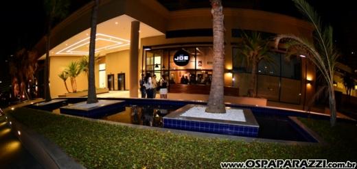 Filippo Ferraz e Artur Diniz inauguram St Joe Burger no Aquárius