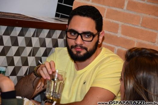 Filippo Ferraz e Artur Diniz inauguram St Joe Burger no Aquárius