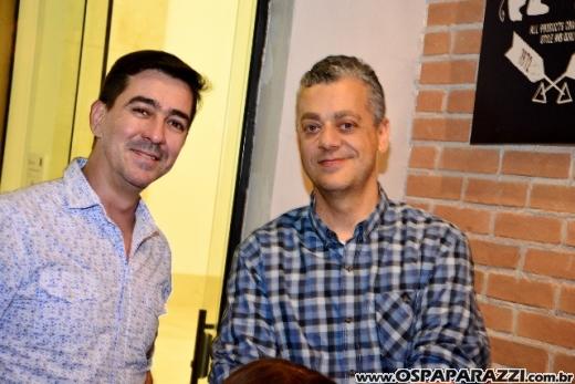 Filippo Ferraz e Artur Diniz inauguram St Joe Burger no Aquárius