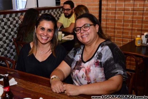 Filippo Ferraz e Artur Diniz inauguram St Joe Burger no Aquárius