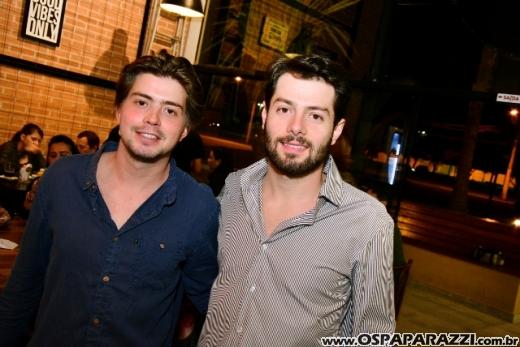 Filippo Ferraz e Artur Diniz inauguram St Joe Burger no Aquárius