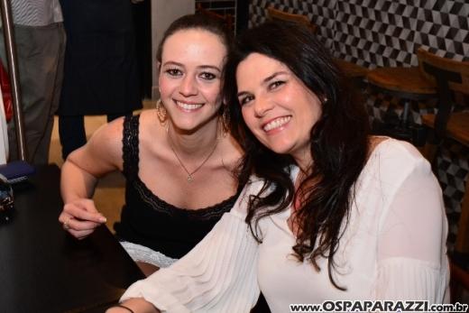 Filippo Ferraz e Artur Diniz inauguram St Joe Burger no Aquárius
