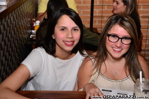 Filippo Ferraz e Artur Diniz inauguram St Joe Burger no Aquárius
