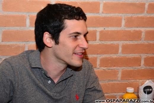 Filippo Ferraz e Artur Diniz inauguram St Joe Burger no Aquárius