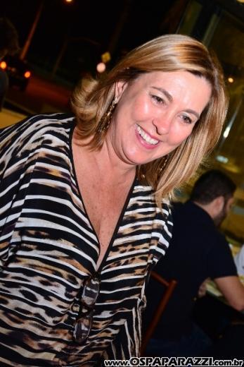 Filippo Ferraz e Artur Diniz inauguram St Joe Burger no Aquárius