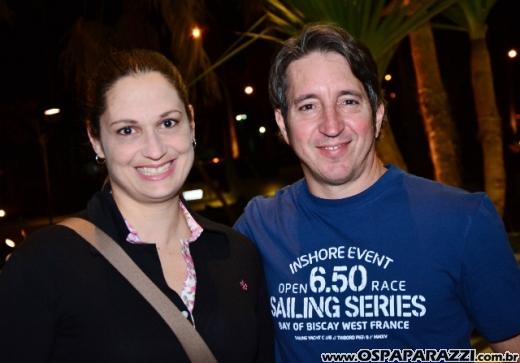 Filippo Ferraz e Artur Diniz inauguram St Joe Burger no Aquárius