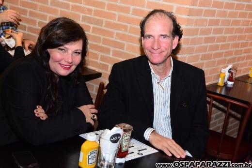 Filippo Ferraz e Artur Diniz inauguram St Joe Burger no Aquárius