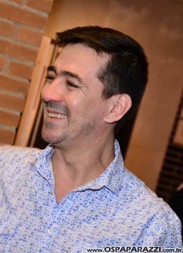 Filippo Ferraz e Artur Diniz inauguram St Joe Burger no Aquárius