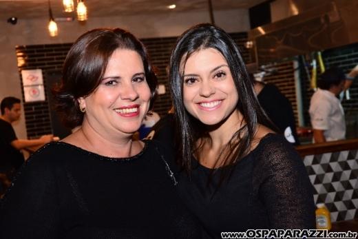 Filippo Ferraz e Artur Diniz inauguram St Joe Burger no Aquárius