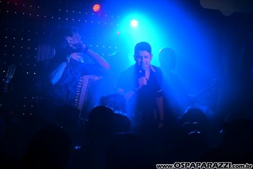 Fernando e Fabiano cantam Cara de Pau no Guten Club