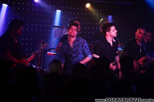 Fernando e Fabiano cantam Cara de Pau no Guten Club