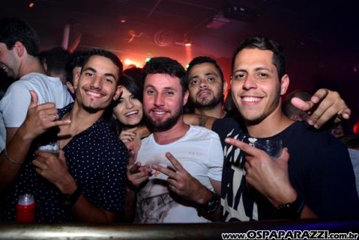Fernando e Fabiano cantam Cara de Pau no Guten Club