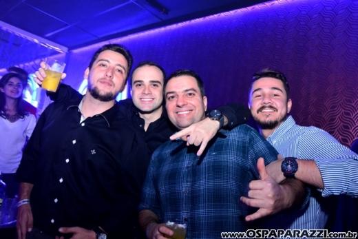 Fernando e Fabiano cantam Cara de Pau no Guten Club