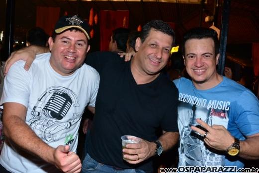 Coluna Social de OsPaparazzi acompanha aniversário de Fauez Rachid