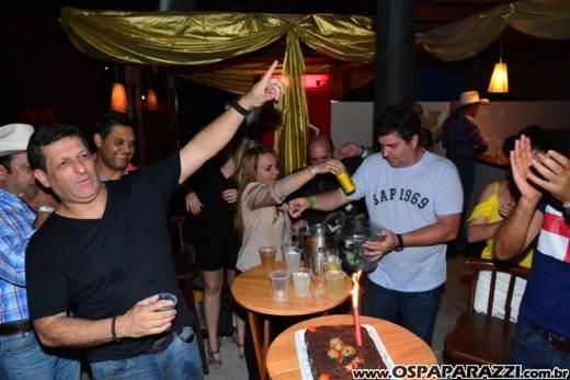 Coluna Social de OsPaparazzi acompanha aniversário de Fauez Rachid