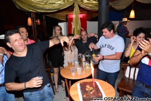 Coluna Social de OsPaparazzi acompanha aniversário de Fauez Rachid