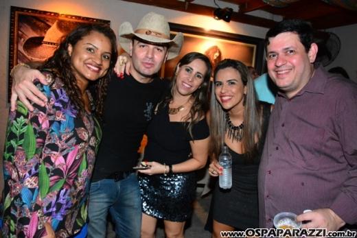 Coluna Social de OsPaparazzi acompanha aniversário de Fauez Rachid