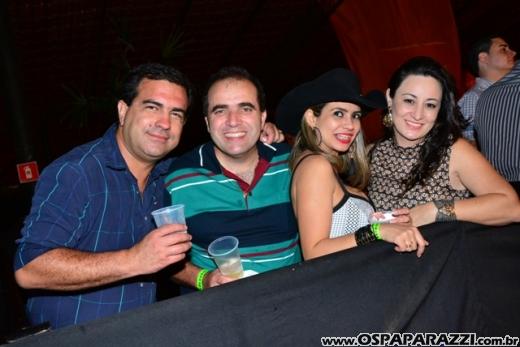 Coluna Social de OsPaparazzi acompanha aniversário de Fauez Rachid
